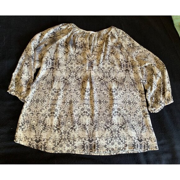 Violet + Claire Womens Size XLarge Top with Black & White Abstract Pattern - Picture 1 of 11
